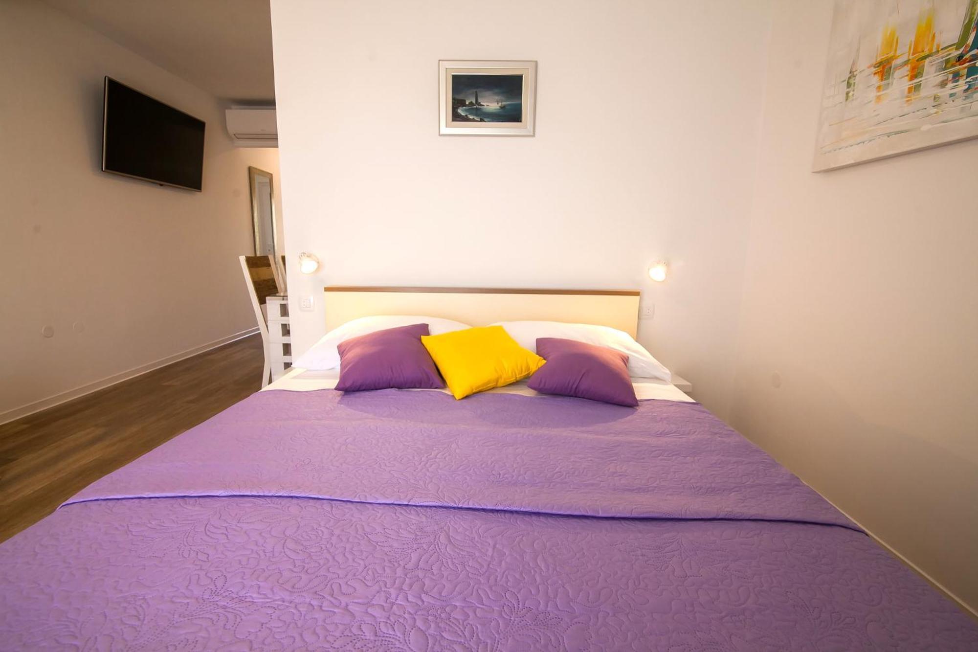 Sirius Apartments Бол Екстер'єр фото