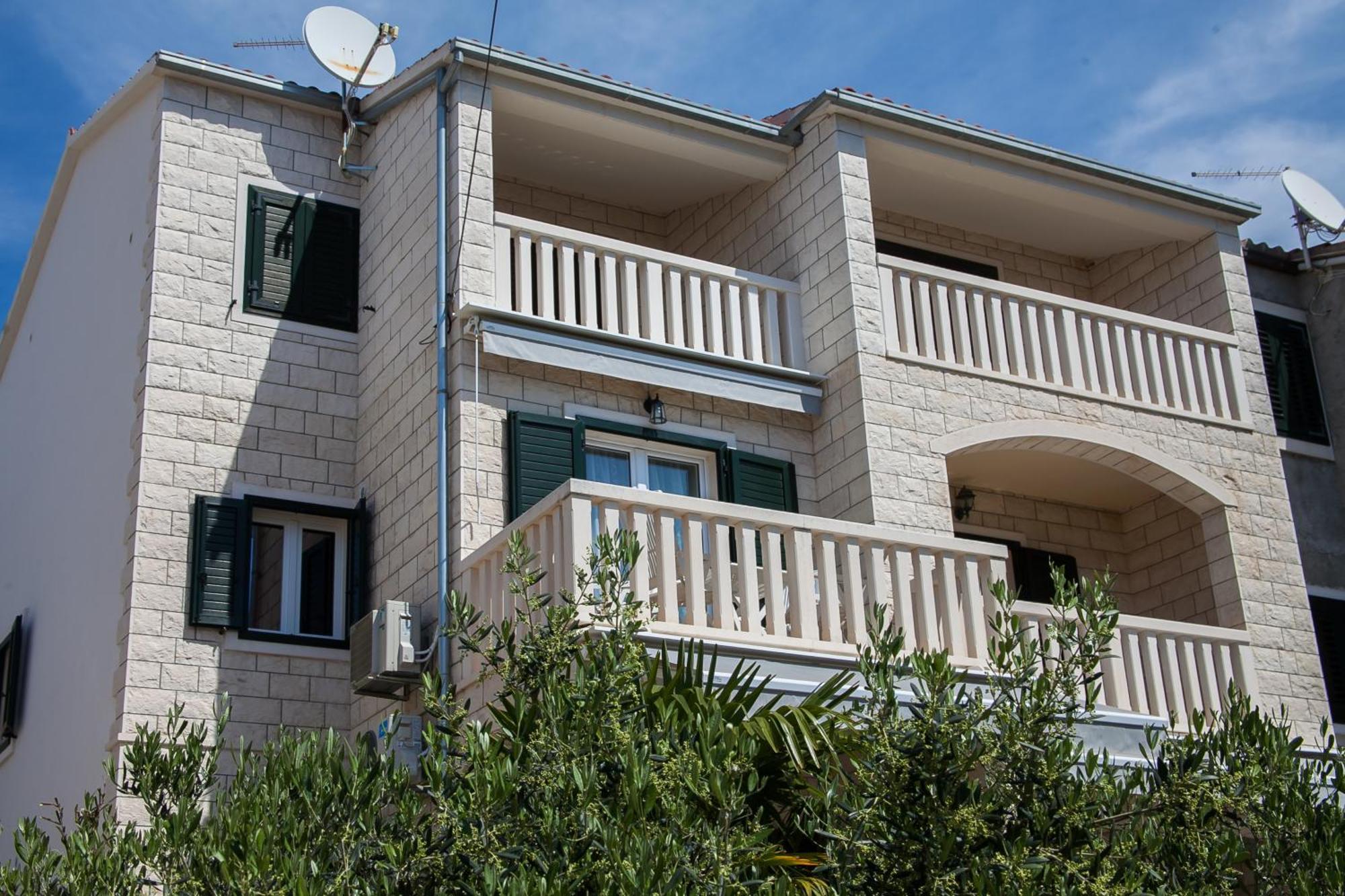Sirius Apartments Бол Екстер'єр фото
